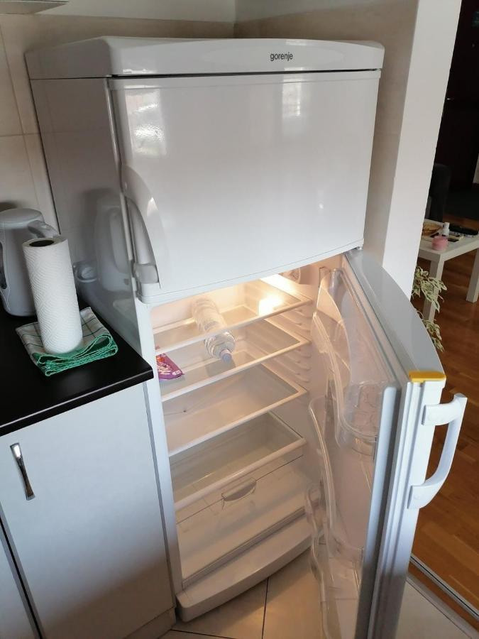 Paris Apartment -Free Private Parking ノヴィ・サド エクステリア 写真